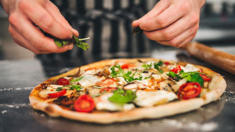 Build-Your-Own Pizza: Latest Hot Trend in Casual Dining